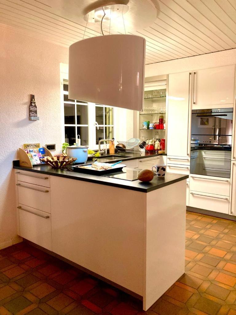 Cheerful Villa With Fireplace, Bath-Tub And Garden Noville Экстерьер фото