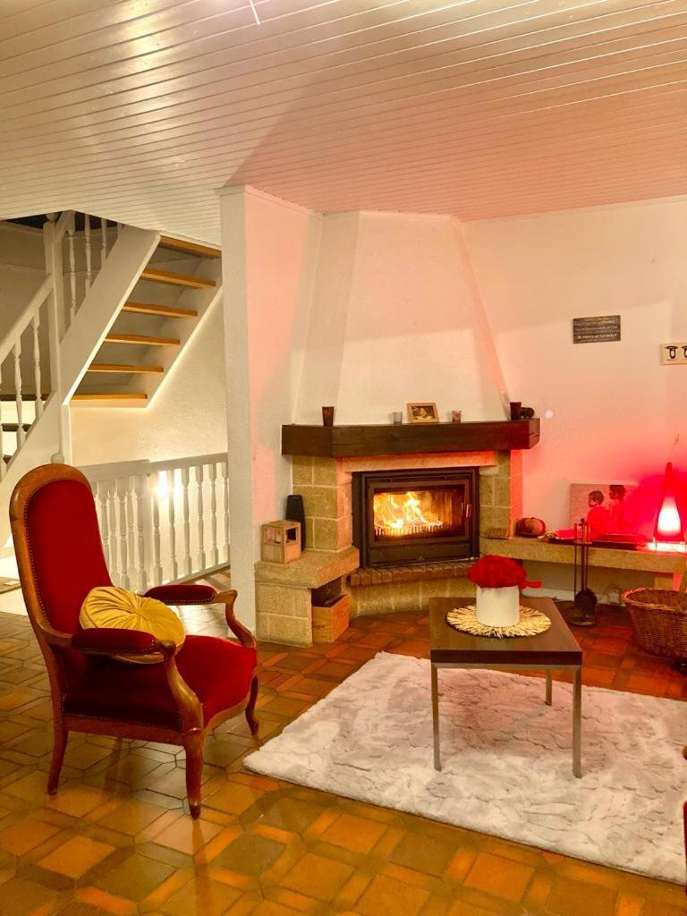 Cheerful Villa With Fireplace, Bath-Tub And Garden Noville Экстерьер фото