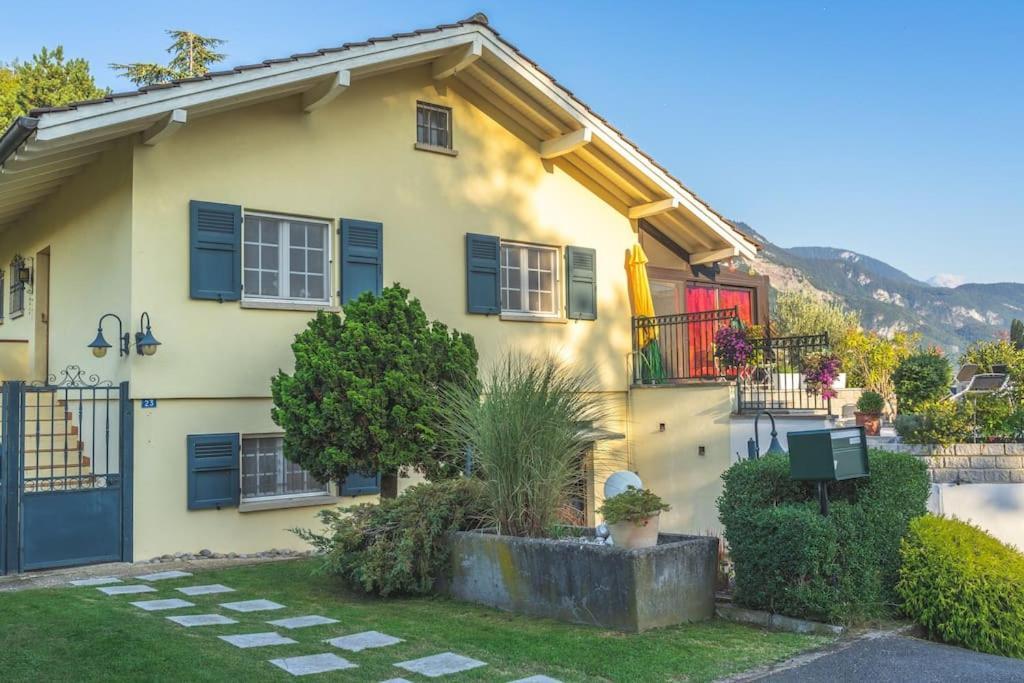 Cheerful Villa With Fireplace, Bath-Tub And Garden Noville Экстерьер фото